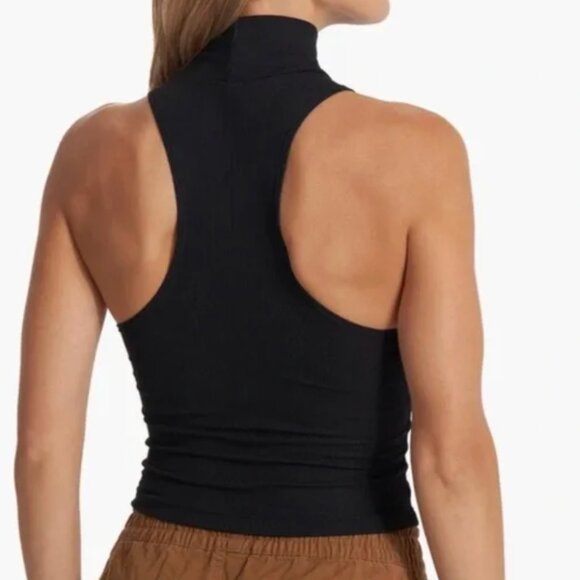 Vuori | Cove Funnel Neck Tank | Black | Size S - Picture 6 of 6